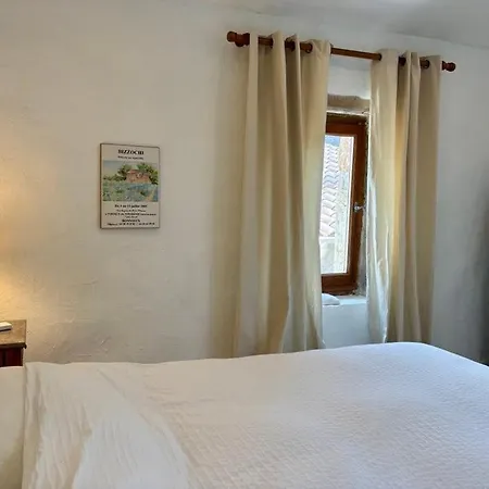 Renovated In Peaceful Town Near Med - Air Conditioning, Balcony Holiday home *