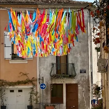 Renovated In Peaceful Town Near Med - Air Conditioning, Balcony