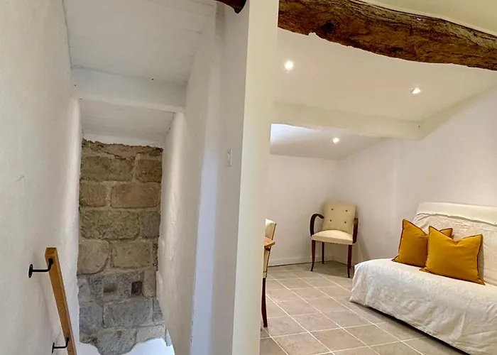 Dom wakacyjny Renovated In Peaceful Town Near Med - Air Conditioning, Balcony Pomérols