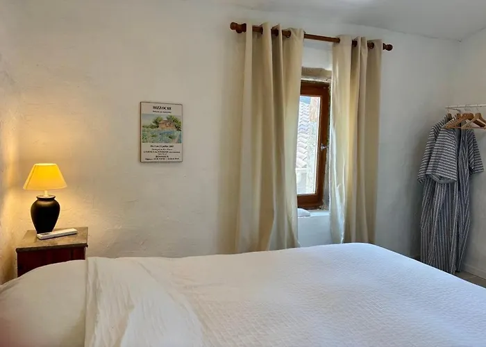 Renovated In Peaceful Town Near Med - Air Conditioning, Balcony Dom wakacyjny *