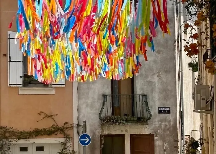 Renovated In Peaceful Town Near Med - Air Conditioning, Balcony